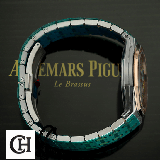Audemars Piguet Royal Oak Ladies 67651SR.ZZ.1261SR.01 Audemars Piguet Royal Oak Stainless Steel side view on the ap box