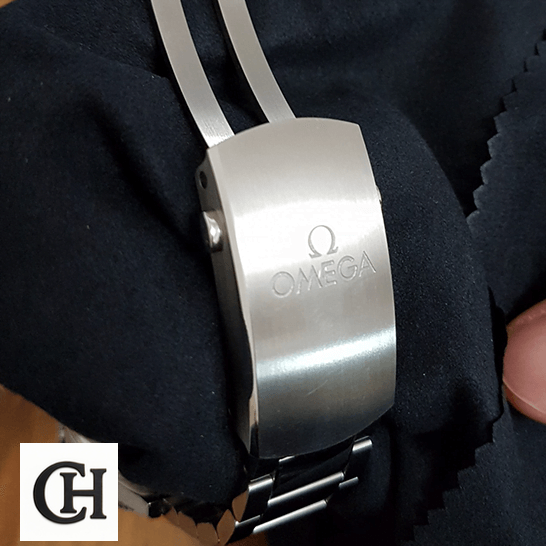 Omega Seamaster "Spectre" 233.32.41.21.01.001 "NATO Strap" Super Accurate Omega Seamaster Stainless Steel opened clasp