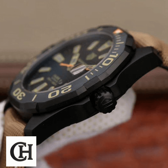 TAG Heuer Aquaracer WAY208C.FC6383 "Black Dial" Master tag_heuer_aquaracer_calibre_5_wAY208C.FC6383_case_unitedluxurynet