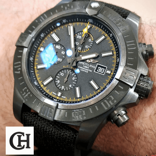 Breitling Super Avenger II M133711A/BF30 breitling Super Avener M133711ABF30 Black Dial on the man wirst