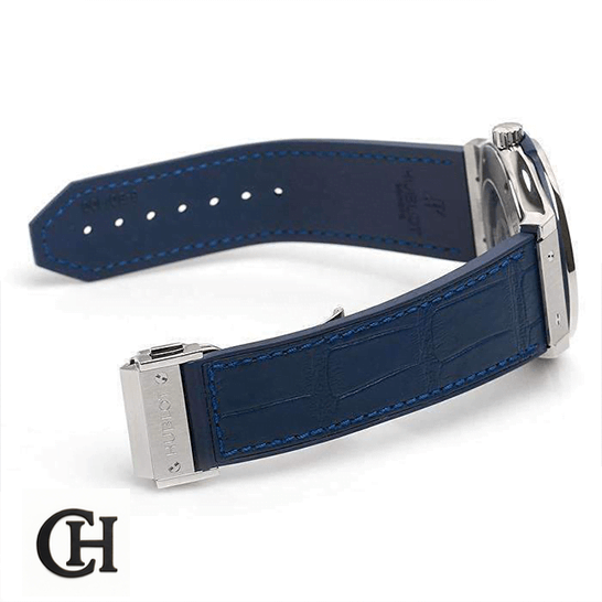 Omega Seamaster Diver 210.90.42.20.03.001 "Blue Titanium" Perfect Hublot Classic 565.NX_.7170.LR Fusion Leather Blue Bracelet opened clasp