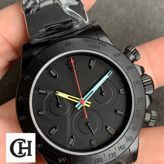 Rolex Cosmograph Daytona 116520 Rolex Blaken Daytona Date Black Dial & Bezel 116520 on his hands