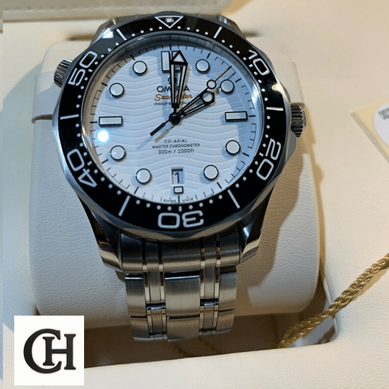 Omega Seamaster Diver 210.30.42.20.03.001 Perfect omega seamaster diver steel 210.30.42.20.04.001 white Omega Seamaster Diver Steel 210.30.42.20.04.001 White Dial in the box