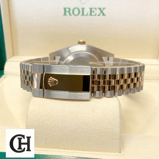 Rolex Datejust 36 Wimbledon Two Tone Jubilee Fold Clasp on the Rolex Logo in the box