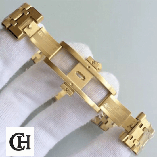 Audemars Piguet Royal Oak Chronograph 26320ST.OO.1220ST.01 Audemars Piguet Royal Oak Gold opened clasp on the white glove hand