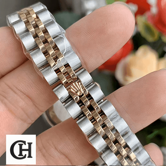 Rolex Datejust 278271 Rolex Everose Gold Jubilee Bracelet 278271 on the hand