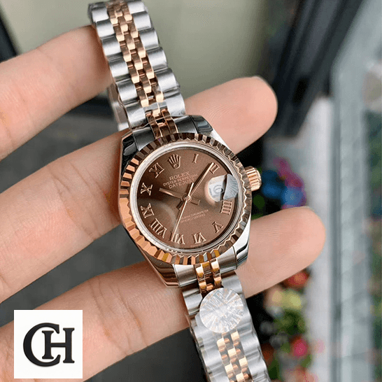 Rolex Datejust 278271 Rolex Datejust 288271 Everose Gold Roman Dial on the fingers