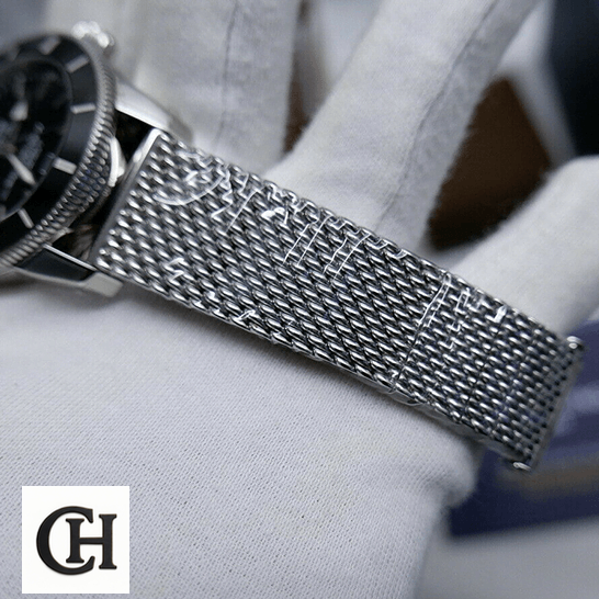 Breitling Superocean Heritage II B20 AB2020121B1A1 "Black Dial" Supreme breitling superocean heritage AB2010121B1A1 bracelet Breitling Superocean Heritage AB2010121B1A1 Steel Bracelet on the hand