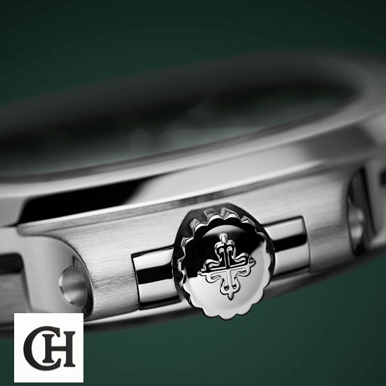 Patek Philippe 5711_1A-014 Nautilus Steel Case crown on the logo