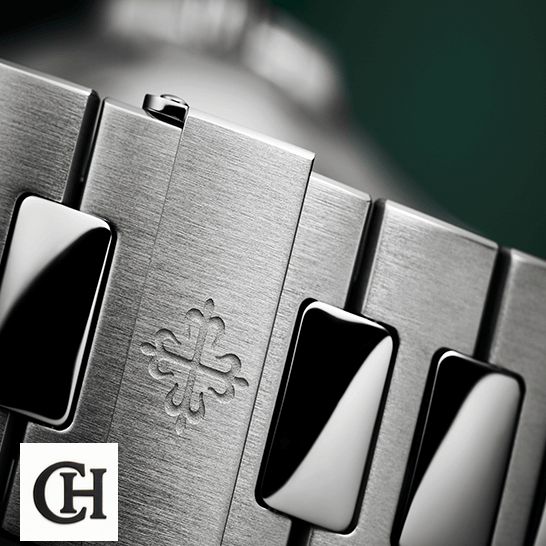 Patek Philippe 5711_1A-014 Nautilus Steel Bracelet clasp on the logo