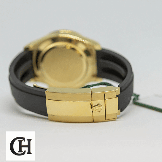 Rolex Cosmograph Daytona 116588TBR Rolex Daytona 116508-0004 Black Rubber Bracelet & Yellow Gold Fold Clasp on the Rolex Logo