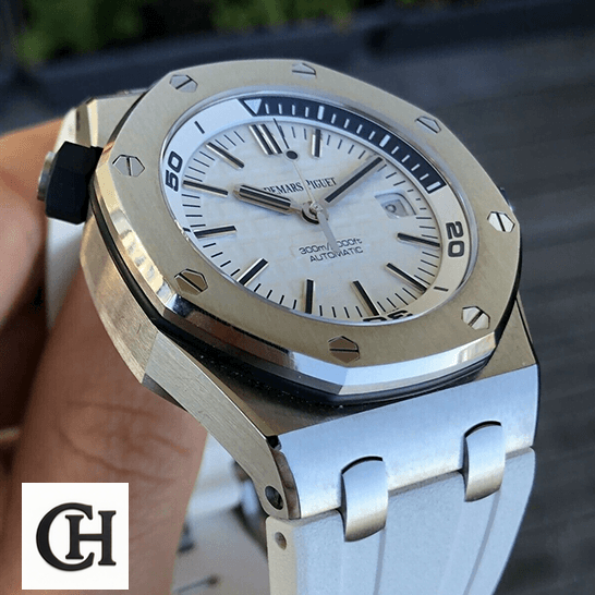 Audemars Piguet Royal Oak Offshore 26170ST.OO.D101CR.01 "White Dial" Superior audemars piguet royal oak offshore diver 15710ST.OO left Audemars Piguet Royal Oak white rubber bracelet on the hand