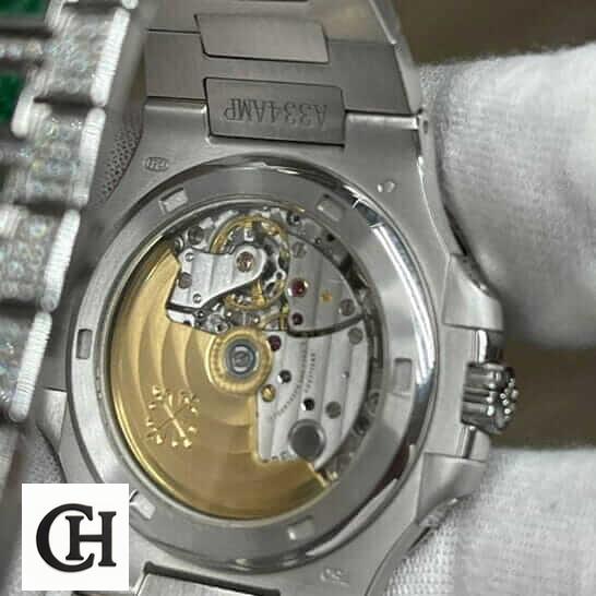 Patek Philippe Nautilus 5711/1300A "Emerald Bezel" Premium Duplicate emerald bezel 5711 1 emerald-bezel-5711-1