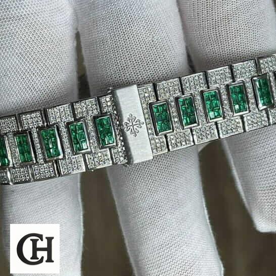 Patek Philippe Nautilus 5711/1300A "Emerald Bezel" Premium Duplicate emerald bezel 5711 3 emerald-bezel-5711-3