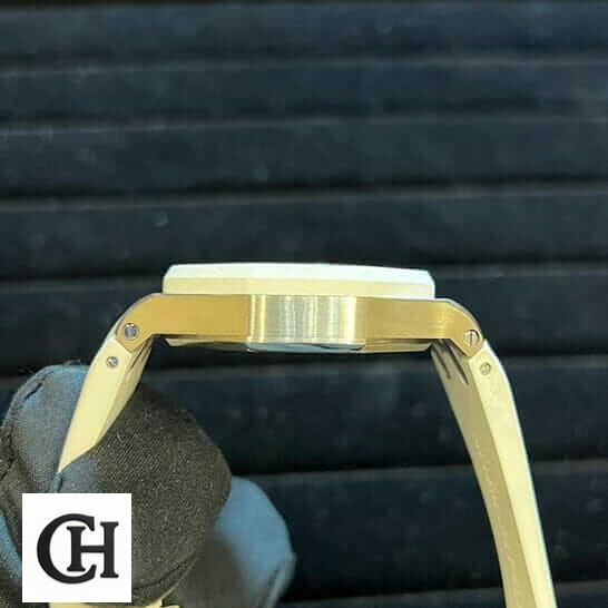 Audemars Piguet Royal Oak 67540SK.ZZ.A010CA.01 AP Royal Oak Silver Ladies side view on the hand