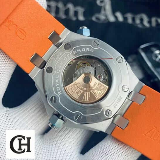 Audemars Piguet Royal Oak Offshore upside view on the hand
