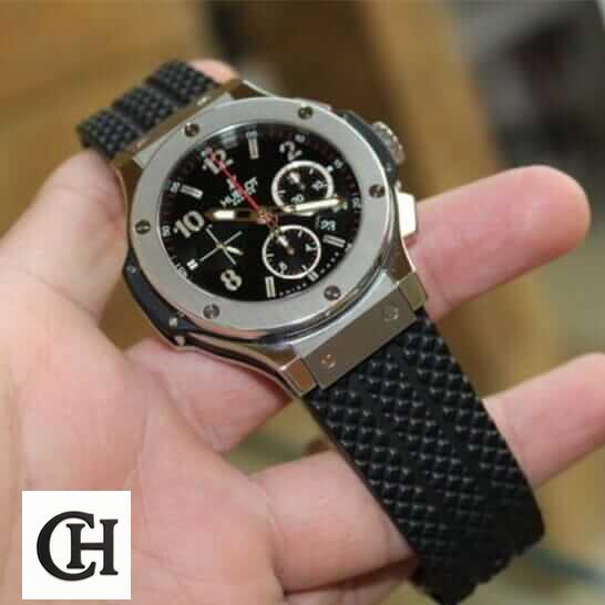 Hublot Big Bang Unico 441.NX.1170.RX Hublot Big Bang Black Dial Steel Bezel on the hand