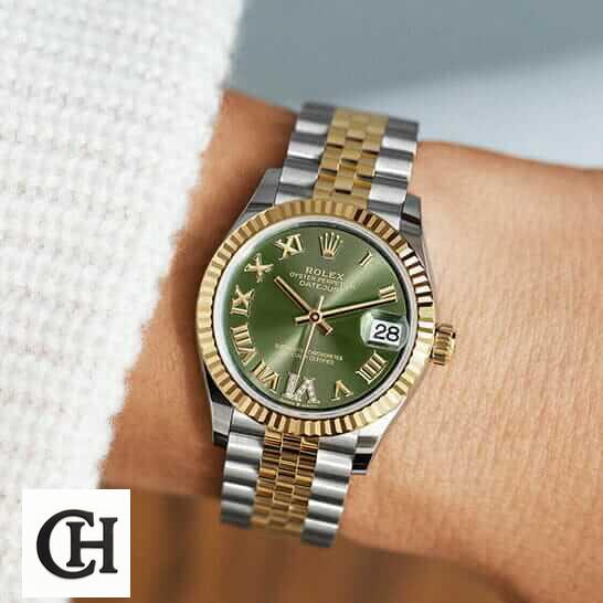 Rolex Datejust 278273 Rolex Datejust Roman Green Dial on the women wrist