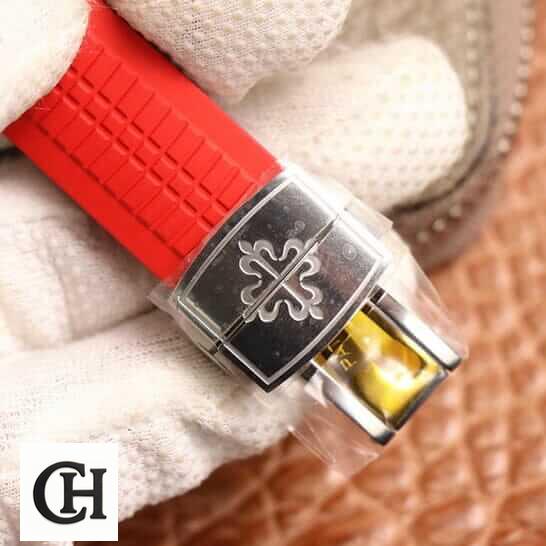 Patek Philippe Aquanaut 5167A "Red Dial" Exceptional 1 200301204207 Patek Philippe Red Rubber Bracelet Steel Clasp on the hand