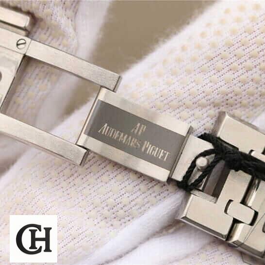Audemars Piguet Royal Oak Stainless Steel Bracelet opened steel clasp
