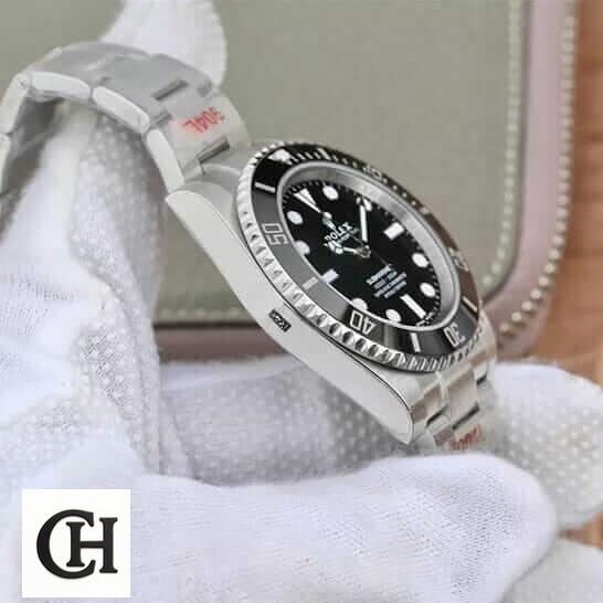 Rolex Submariner 124060 Rolex Submariner No Date Black Dial on the hand