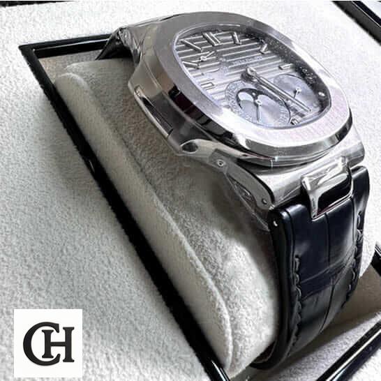 Patek Philippe Nautilus 5712/1A-001 patek-philippe-nautilus-moon-phase-5