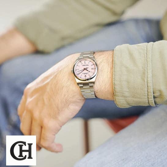 Rolex Milgauss Oyster Perpetual 124300 "Candy Pink" Collector’s rolex oyster perpetual 126000 Rolex Oyster Perpetual 124300 Oyster in green shirt & on his arm