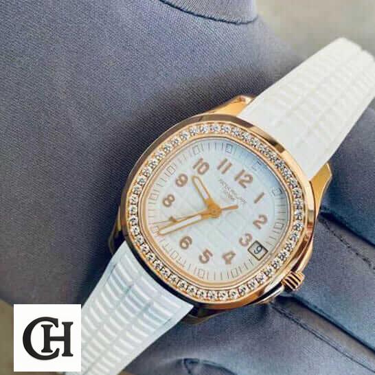 Patek Philippe Aquanaut Luce 5268/200R-012 "Diamond Bezel" First-Class patek philippe aquanaut luce 2 Patek Philippe White Dial Aquanaut Luce White Rubber Bracelet on the hand