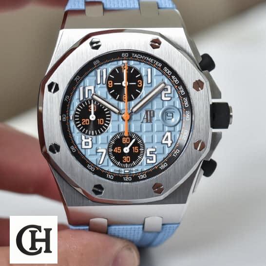 Audemars Piguet Royal Oak Selfwinding 26238ST Audemars Piguet 26238ST Steel Bezel view at hand